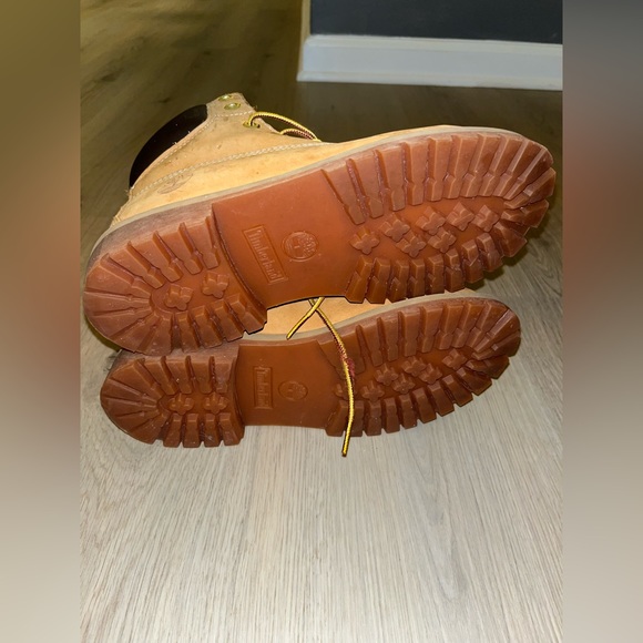 Preloved Timberland Leather Boots - Picture 4 of 7